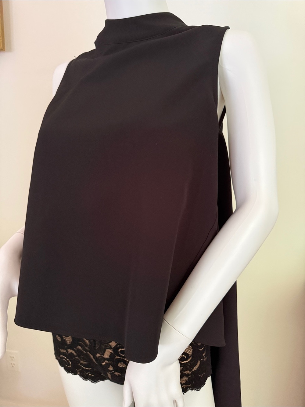 Grazia Top. 8” zipper closure. S